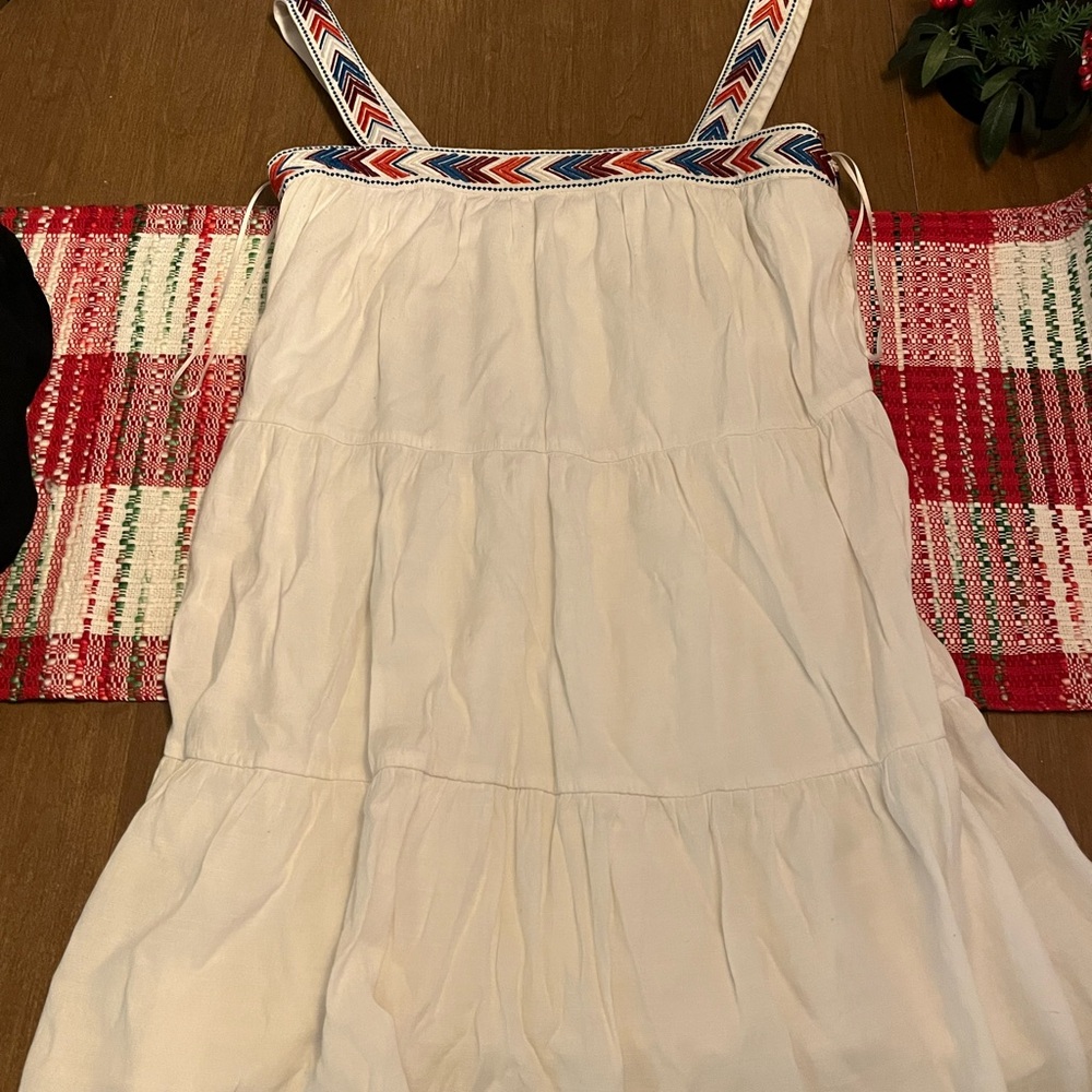 Francesca's Collections White Asymmetrical Dress- SHIPPING PRICE NOT INCLUDED